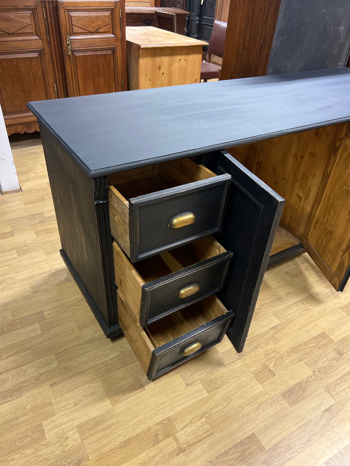 Gorgeous black sideboard/counter/island W.200cm, D.68cm and H. 85cm
