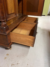 Barokki vaatekaappi L. 139,5cm, S. 66cm ja K. 199cm