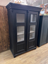 Vitriinikaappi L. 122cm, S. 57cm ja K. 180cm