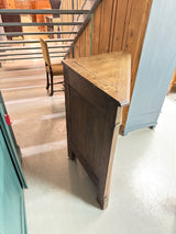 Upea tammi-kulmakaappi L.101.5cm, S.52cm, K.105cm