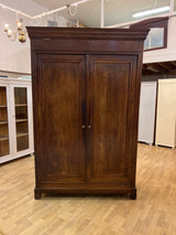 Upea 1870–luvun vaatekaappi ranskasta L. 147,5cm, S. 61cm ja K. 223,5cm