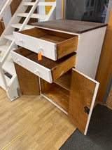 Pieni talonpoikais kaappi kahdella vetolaatikolla L. 73cm, S. 56cm ja K. 120,5cm