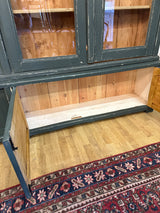 Leveä vitriini/astiakaappi L.280cm,S.37.5,K.187cm