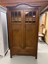 Jugend vitriinikaappi L. 105cm, S. 44cm ja K. 187,5cm