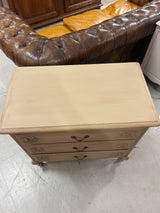 Rokokoo vetolaatikko lipasto L.79,5cm, S. 44,5cm ja K. 76,5cm
