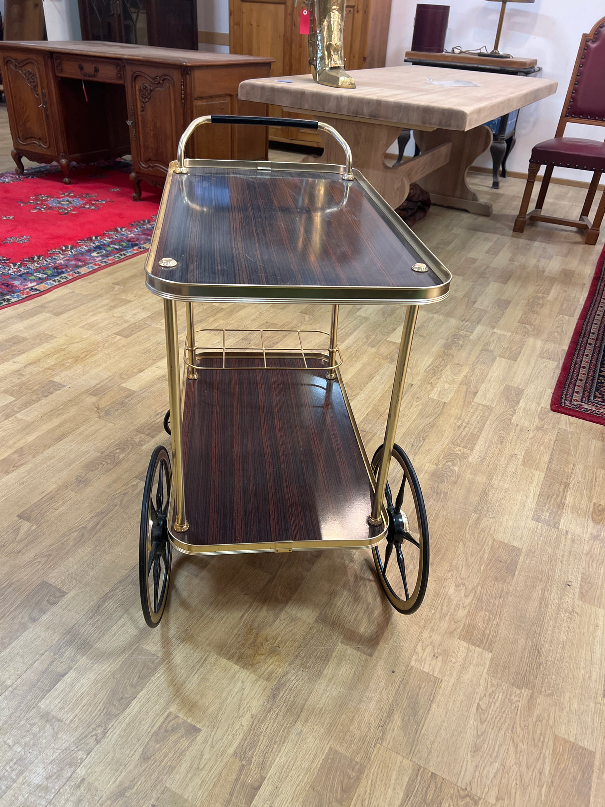 Tarjoiluvaunu L. 83cm, S. 47cm ja K. 79cm