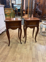 Yöpöydät 2 kpl L. 38,5cm, S. 29cm ja K. 68cm