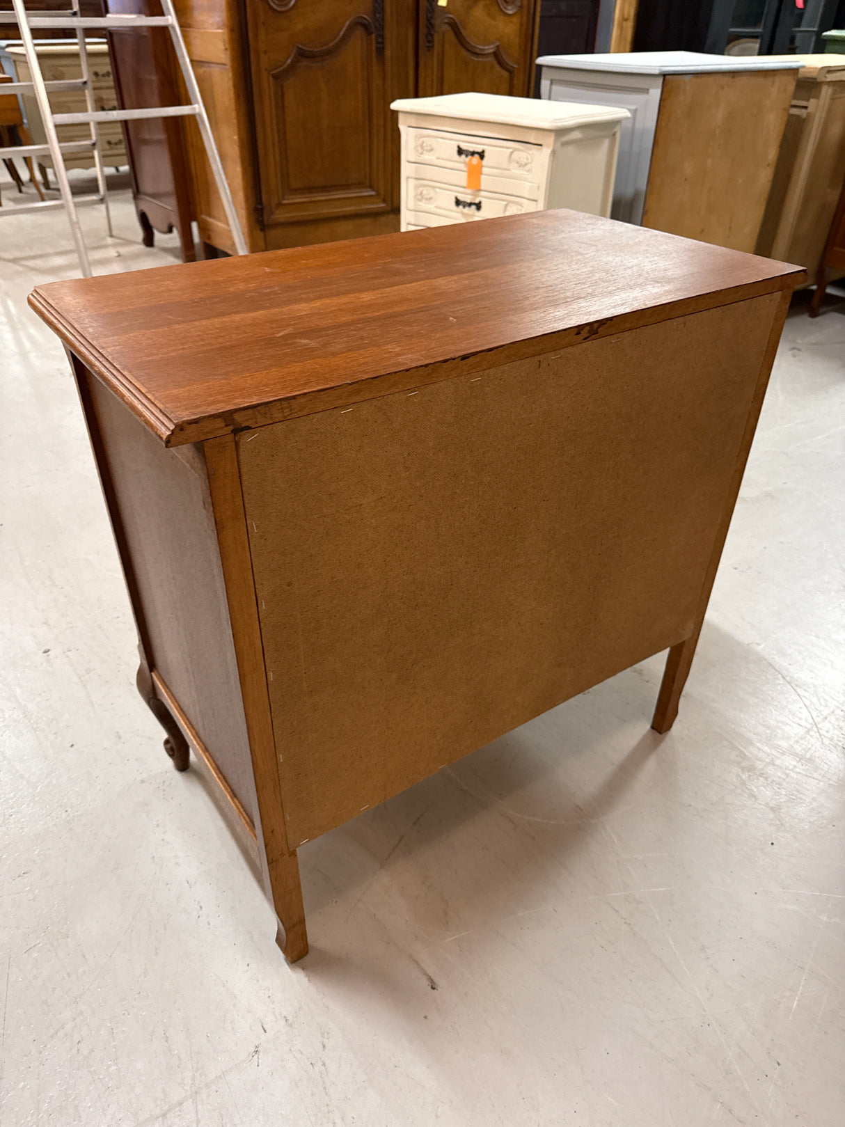 Rokokoo-pikkukaappi L.79.5cm, S.43cm, K.75.5cm