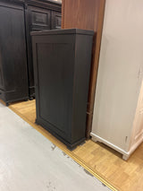 Hieno talonpoikaiskaappi L. 83cm, S. 24,5cm ja K. 130cm