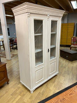 Vitriinikaappi L. 126,5cm, S.55cm ja K. 192cm