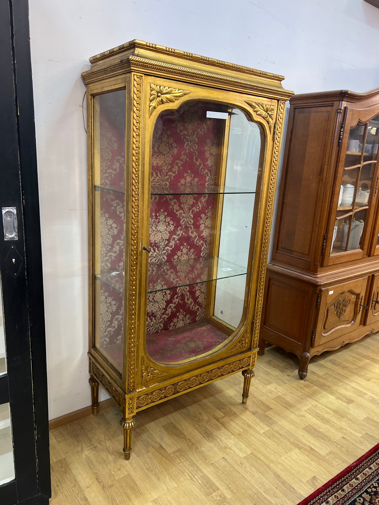 Upea empire vitriini😍 L. 81cm, S. 42cm ja K. 165cm