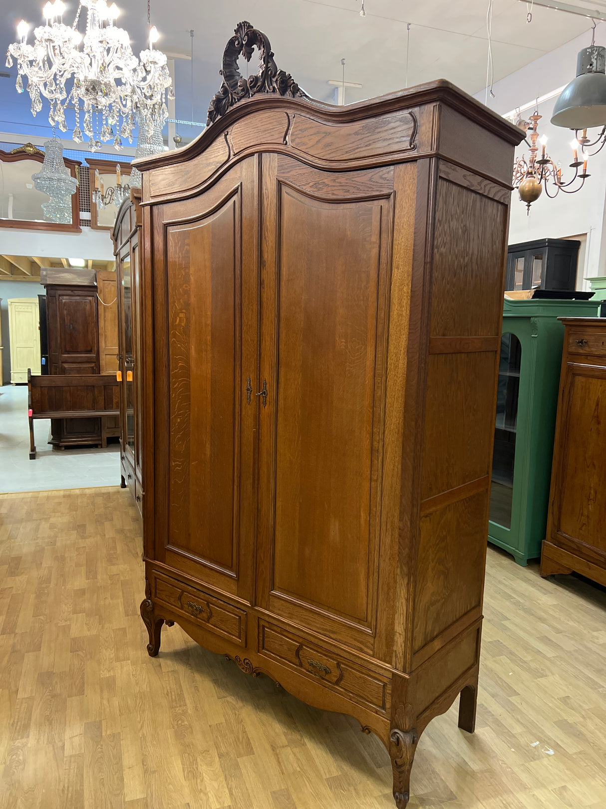 Rokokoo vaatekaappi L. 144cm, S. 57cm ja K. 250cm