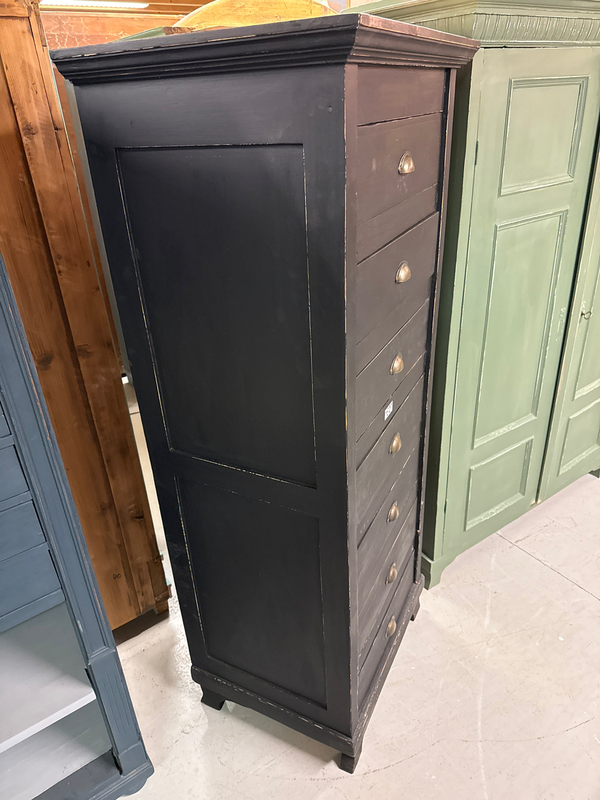 Talonpoikais-vetolaatikkolipasto L.67.5cm, S.53cm, K. 166cm