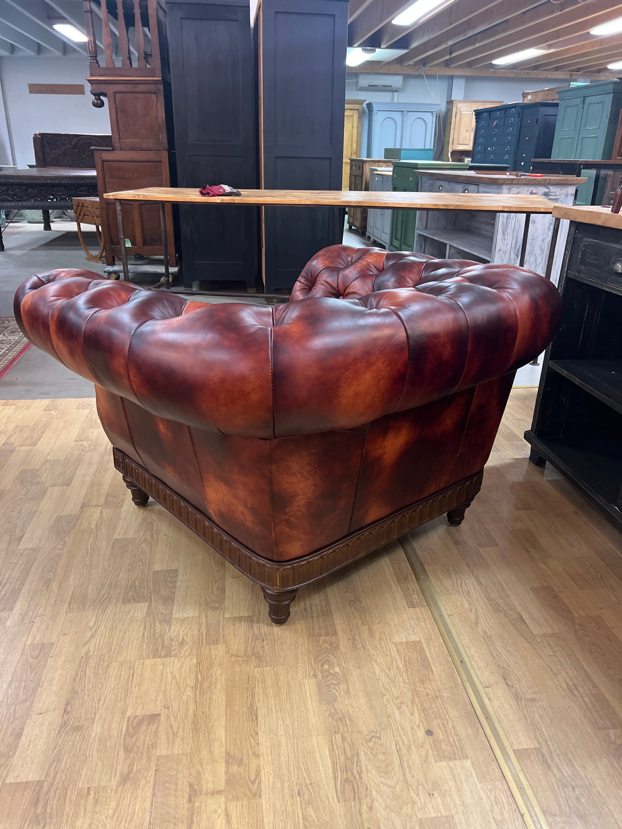 Upea chesterfiend lepotuoli L.125cm, S. N.100cm ja K. 76cm