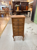 Pieni rokokoo-lipasto L.38cm, S.28cm, K.81cm