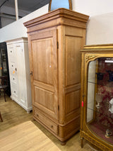 Kaunis talonpoikais vaatekaappi L. 112cm, S. 61cm ja K. 211cm