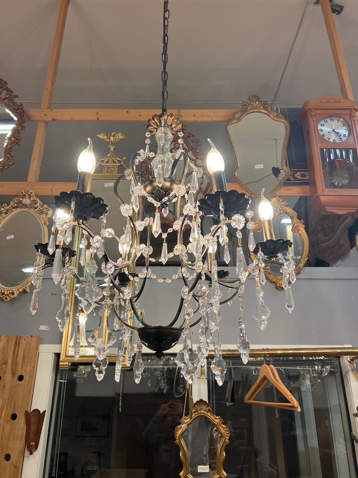 Kaunis kristallikruunu pari Halk. 65cm ja K. 70cm.