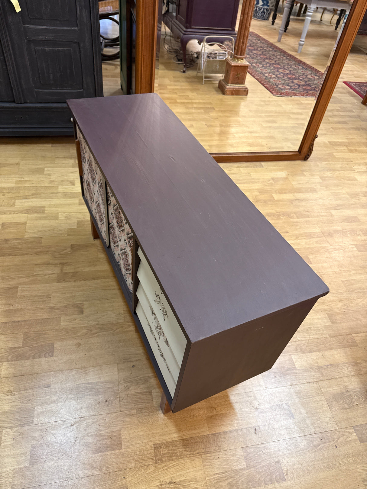 Upea kotimainen vintage senkki L.121cm, S.41cm, K.72.5