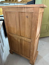 Sveitsiläisen kelloliikkeen arkistokaappi L.90cm, S.45cm, K.142.5cm