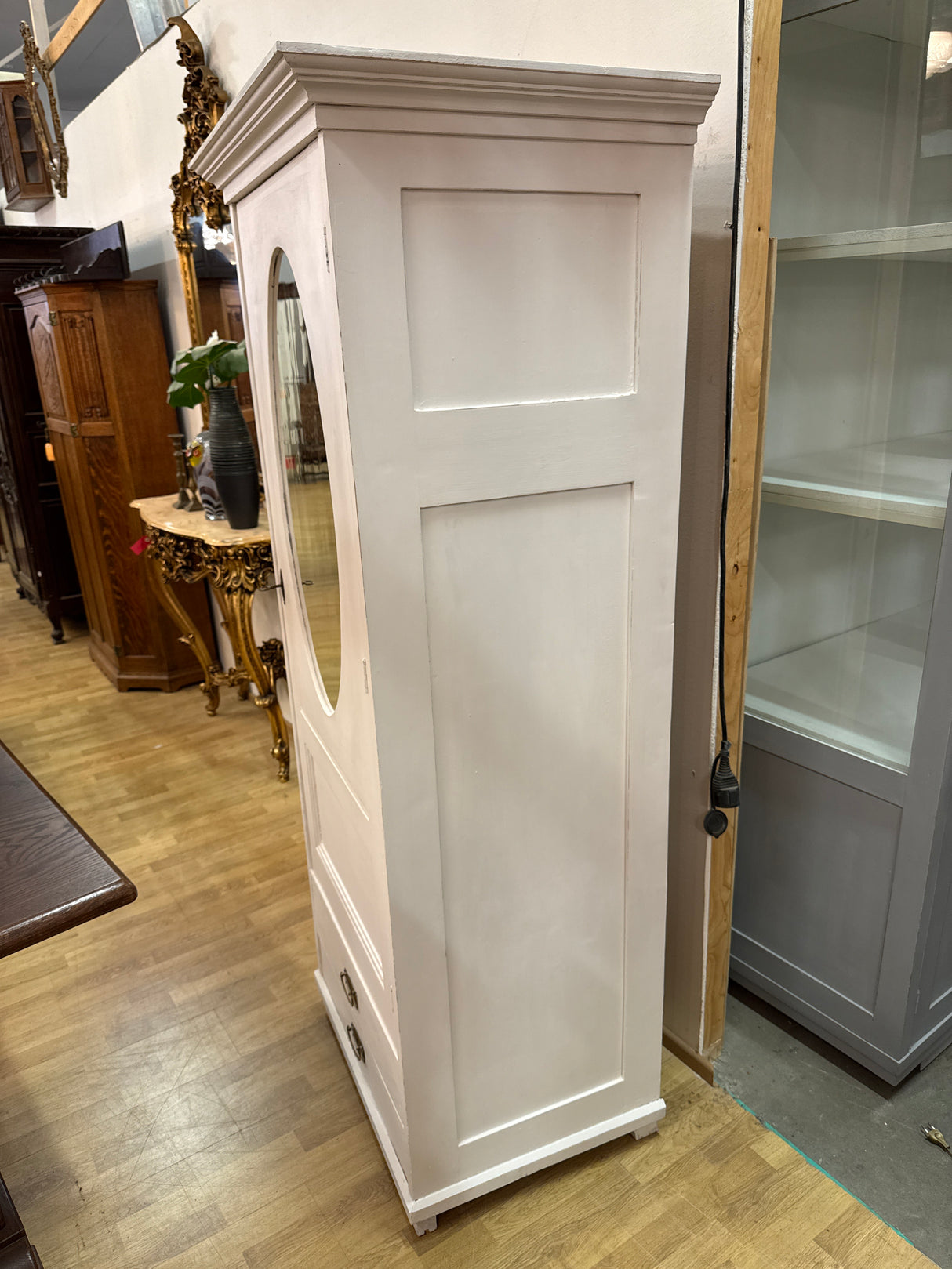 Vaatrkaappi peilillä L.79cm, S.58cm, K.186.5cm