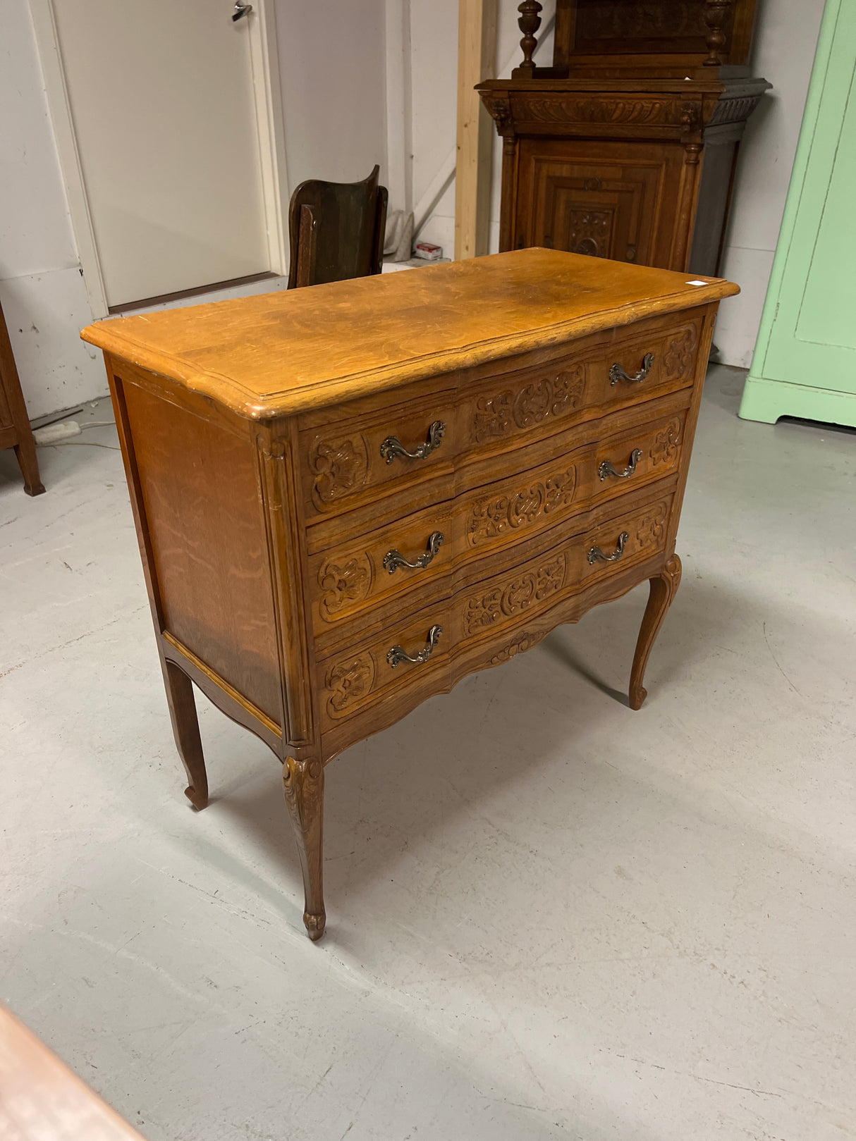 Rokokoo lipasto L. 83,5cm, S. 49cm ja K. 79cm