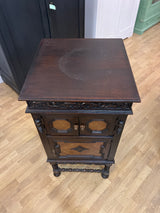 Gramofoni kaappi L. 54cm, S. 58cm ja K. 104,5cm