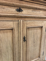 Beautiful oak chest of drawers. W. 89.5cm D. 47cm H. 98.5cm
