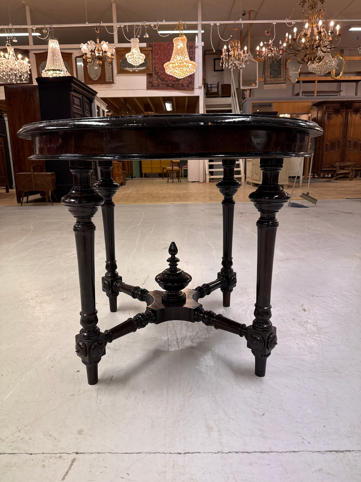 Kahvipöytä H.90cm, K.71cm