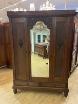 Jugend vaatekaappi L. 143cm, S. 57cm ja K. 204cm