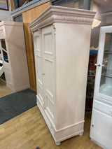 Beige vaatekaappi L.129cm,S.57cm,K.186.5cm