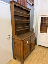 Astiakaappi/lautashylly L.125.5cm, S.49cm, K.220cm