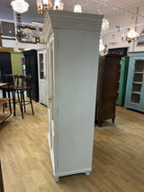 Vitriinikaappi L. 126,5cm, S.55cm ja K. 192cm