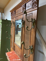 Upea eteiskaluste L. 114cm, S. 23,5cm ja K. 202cm