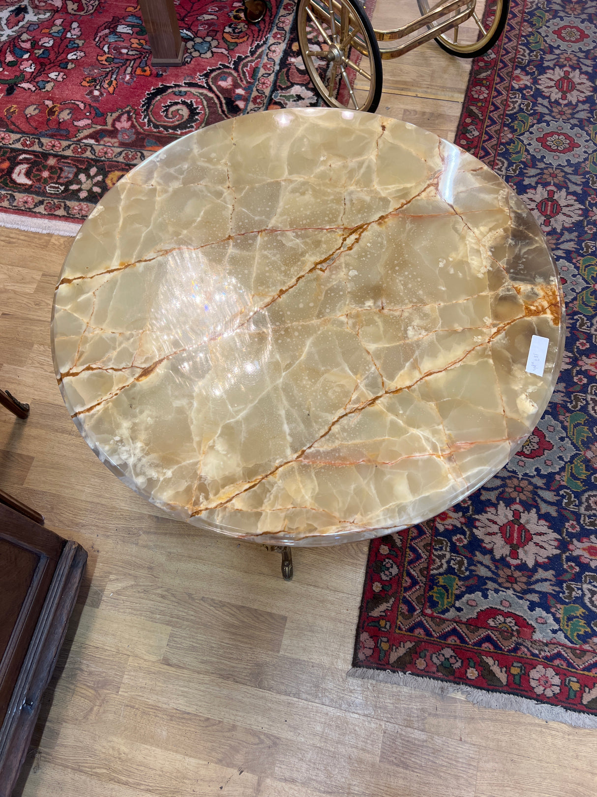 Messinki runkoinen marmoripöytä 😍 Halk. 75cm ja K. 45cm