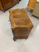 Super lipasto italiasta L. 69,5cm, S. 45,5cm ja K. 78cm