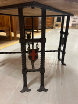 Beautiful coffee table. Diameter 85cm and Height 47.5cm