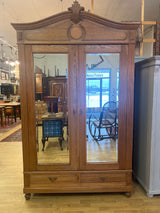 Kaunis tamminen peiliovi vaatekaappi L. 147,5vm, S. 55cm ja K. 240cm