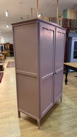 Rokokoo-vaatekaappi vanha roosa L.104cm, S.51.5cm, K.172cm